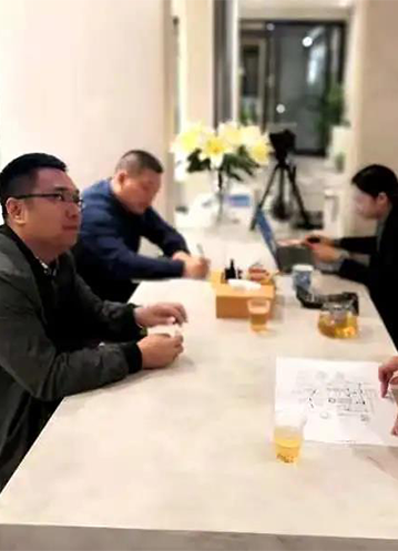 管理层下一线：步入前方现场，缓解二线焦虑