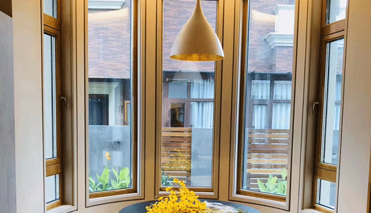 森鹰与科思创签署合作备忘录，酷8度空调窗亮相进博会