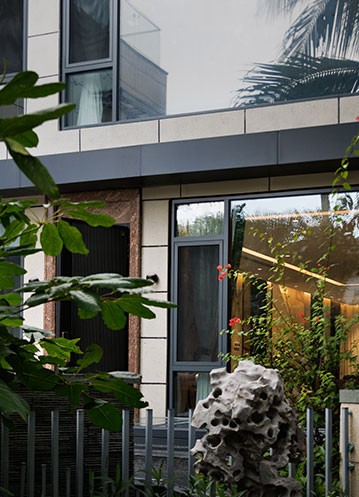 推动经济社会发展绿色低碳转型