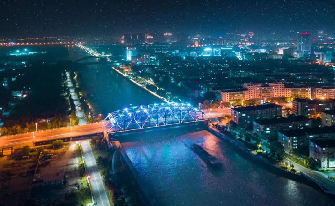 "镜"见一个"奔涌而来"的丹阳