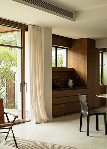 加快构建绿色低碳循环发展经济体系 促进经济社会发展全面绿色转型