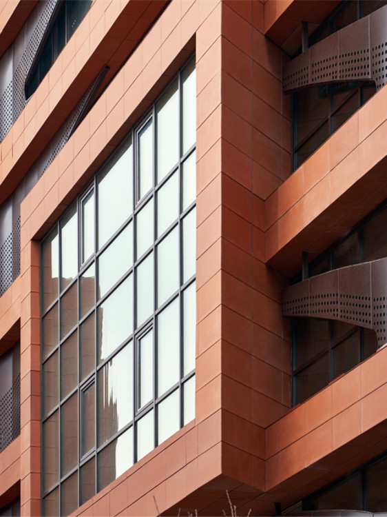 暴雨天气下，窗户如何才能更加防水？