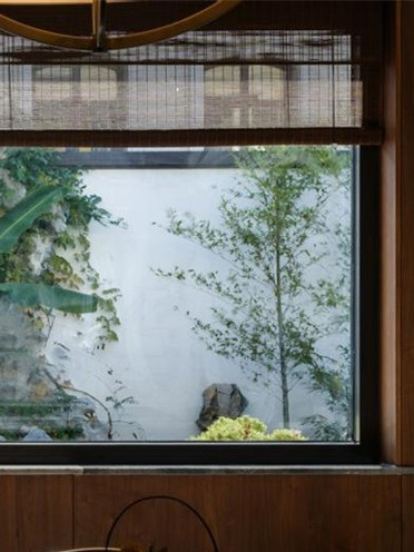 这时倾开窗户，还真是明智！