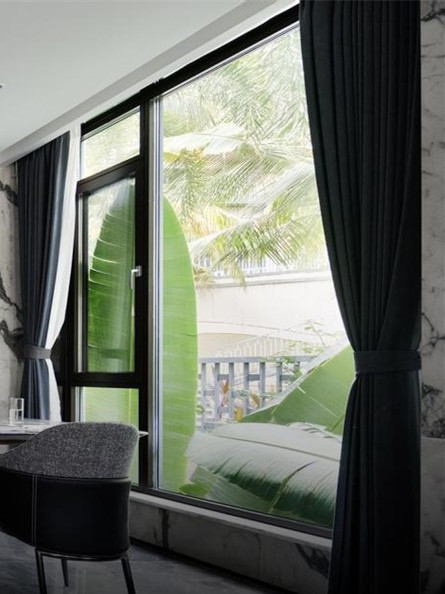 断桥铝和塑钢封阳台，哪个保温更好？